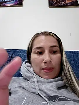 Snapshot of Iris_love18 chatting on March 2026 03:45:02 AM Iris love18 online show from March 2026 03:45:02 AM