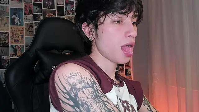 Snapshot of liamelf chatting on December 2024 07:08:01 AM liamelf online show from December 2024 07:08:01 AM