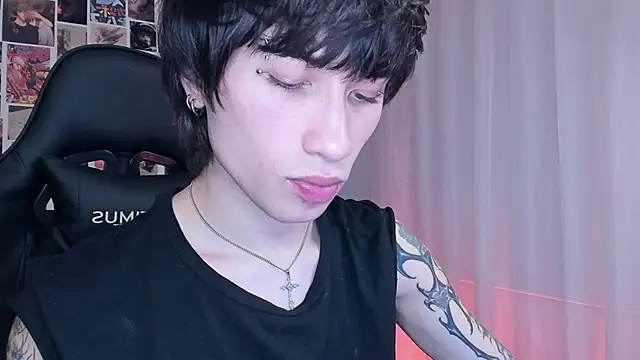 Snapshot of liamelf chatting on January 2025 05:52:02 AM liamelf online show from January 2025 05:52:02 AM