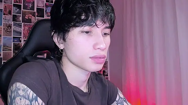 Snapshot of liamelf chatting on February 2025 05:16:01 AM liamelf online show from February 2025 05:16:01 AM