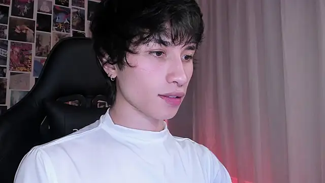 Snapshot of liamelf chatting on March 2025 01:50:02 AM liamelf online show from March 2025 01:50:02 AM