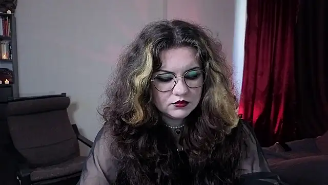 Laura Karamazov online show from September 2025 09:47:02 AM