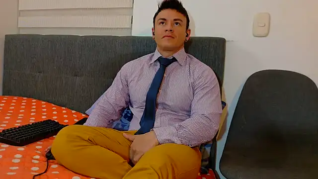 Snapshot of MarksMuscle chatting on September 2025 03:39:01 AM MarksMuscle online show from September 2025 03:39:01 AM