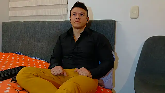 Snapshot of MarksMuscle chatting on September 2025 05:18:01 AM MarksMuscle online show from September 2025 05:18:01 AM