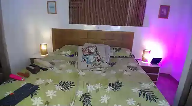 Snapshot of ShanonLe chatting on February 2025 08:07:02 PM ShanonLe online show from February 2025 08:07:02 PM