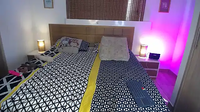 Snapshot of ShanonLe chatting on February 2025 02:55:02 PM ShanonLe online show from February 2025 02:55:02 PM