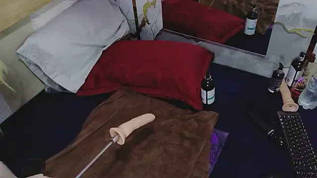 Snapshot of Elif_blond chatting on April 2026 11:27:01 PM Elif blond online show from April 2026 11:27:01 PM