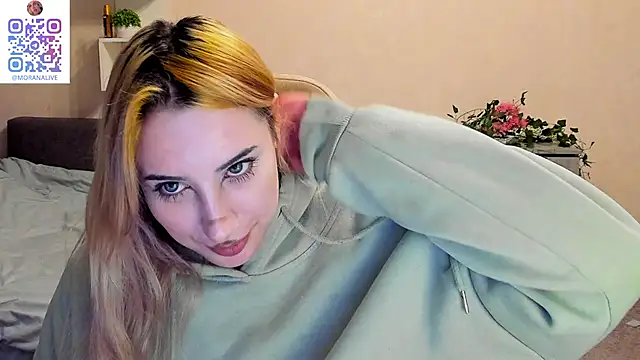 Snapshot of MoranaKit chatting on February 2025 01:15:02 PM MoranaKit online show from February 2025 01:15:02 PM