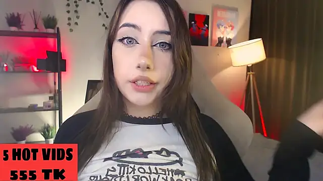 Snapshot of MoranaKit chatting on September 2025 07:31:01 AM MoranaKit online show from September 2025 07:31:01 AM