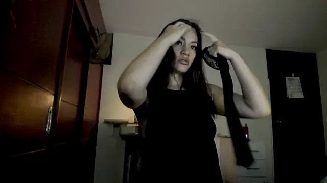 Snapshot of Lucyerobbie chatting on April 2026 10:54:02 AM Lucyerobbie online show from April 2026 10:54:02 AM