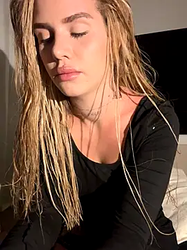 EmiliaCatalina online show from September 2025 01:27:02 AM