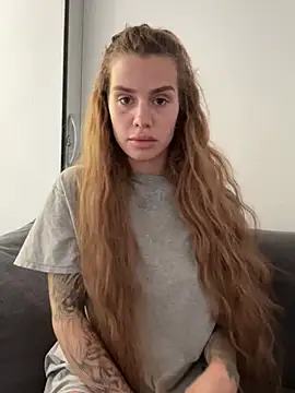 EmiliaCatalina online show from February 2026 02:58:01 PM