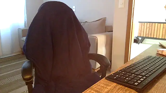 Snapshot of Smoker_Ginger chatting on March 2026 12:38:01 PM Smoker Ginger online show from March 2026 12:38:01 PM