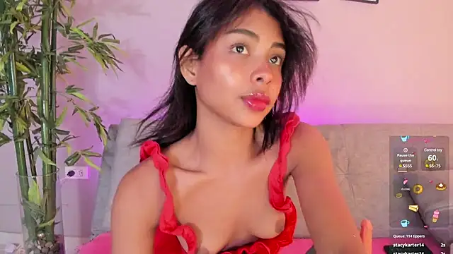 Snapshot of cinnamon_kyla chatting on February 2025 10:02:01 PM cinnamon kyla online show from February 2025 10:02:01 PM