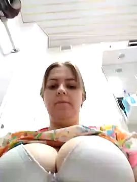 Lady nice cat online show from February 2025 04:52:02 AM