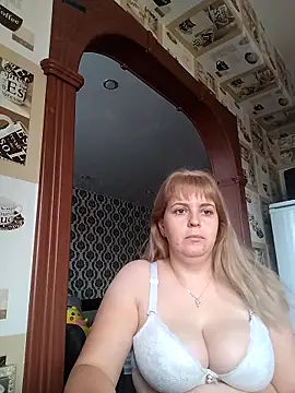 Lady nice cat online show from September 2025 02:23:01 AM