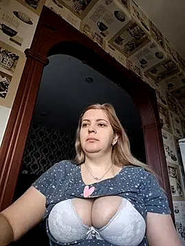 Lady nice cat online show from April 2026 02:44:01 AM