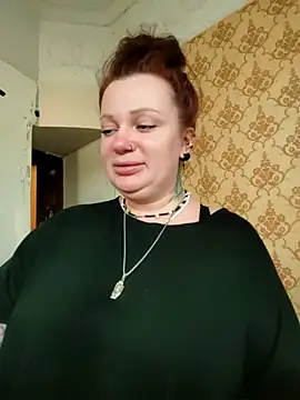 EllieOz online show from March 2025 01:40:01 PM