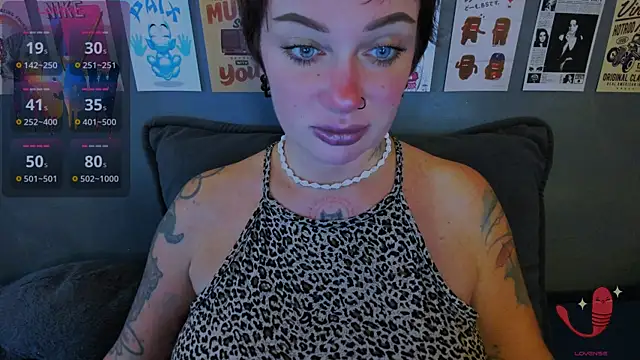 Snapshot of EllieOz chatting on July 2026 04:13:01 PM EllieOz online show from July 2026 04:13:01 PM