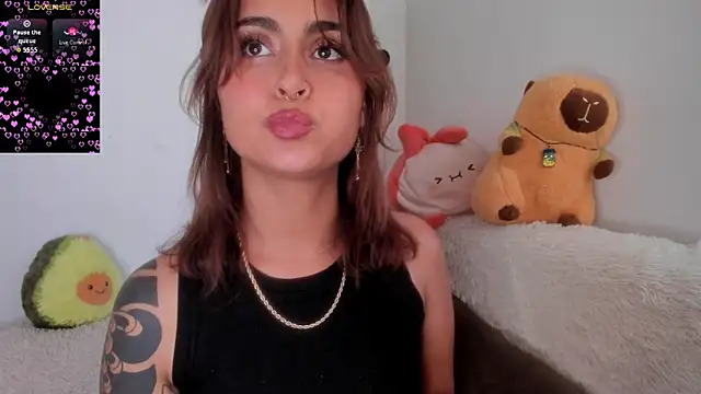 Violette-Ramirez01 online show from October 2025 09:23:01 PM