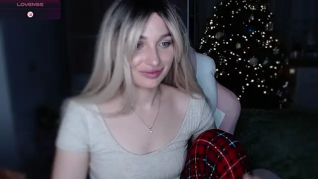 Snapshot of Yoda21 chatting on December 2024 11:17:02 PM Yoda21 online show from December 2024 11:17:02 PM