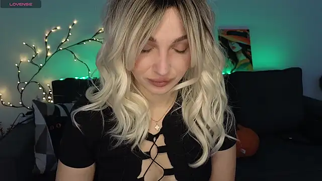 Snapshot of Yoda21 chatting on November 2025 09:31:01 AM Yoda21 online show from November 2025 09:31:01 AM