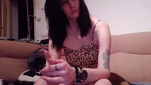 Snapshot of LauraBaby chatting on December 2024 08:01:02 PM LauraBaby online show from December 2024 08:01:02 PM