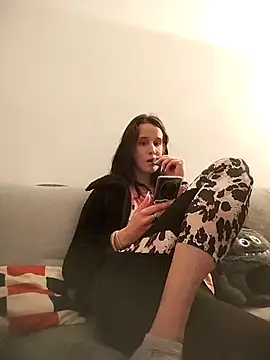 Snapshot of LauraBaby chatting on October 2025 05:55:01 PM LauraBaby online show from October 2025 05:55:01 PM