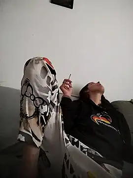 Snapshot of LauraBaby chatting on October 2025 02:51:02 PM LauraBaby online show from October 2025 02:51:02 PM