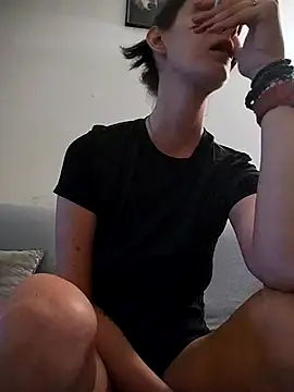 Snapshot of LauraBaby chatting on October 2025 05:09:02 PM LauraBaby online show from October 2025 05:09:02 PM