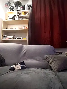 Snapshot of LauraBaby chatting on November 2025 08:52:02 PM LauraBaby online show from November 2025 08:52:02 PM