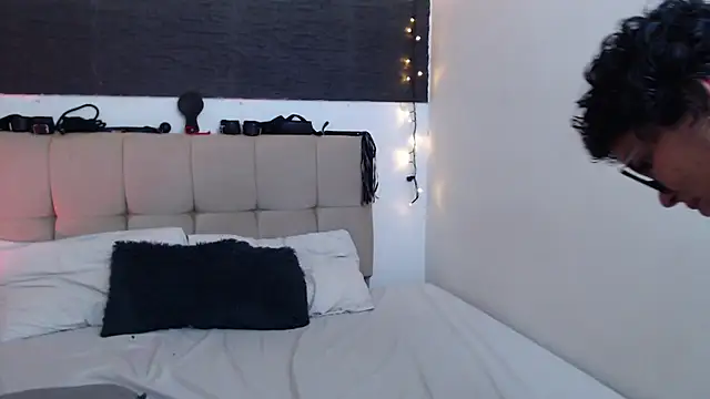 Snapshot of anaroman01 chatting on April 2026 02:25:02 AM anaroman01 online show from April 2026 02:25:02 AM