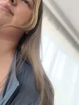 curvyflawless online show from January 2025 12:15:02 PM