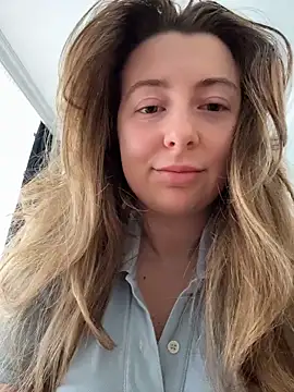 Snapshot of curvyflawless chatting on April 2026 08:50:01 AM curvyflawless online show from April 2026 08:50:01 AM