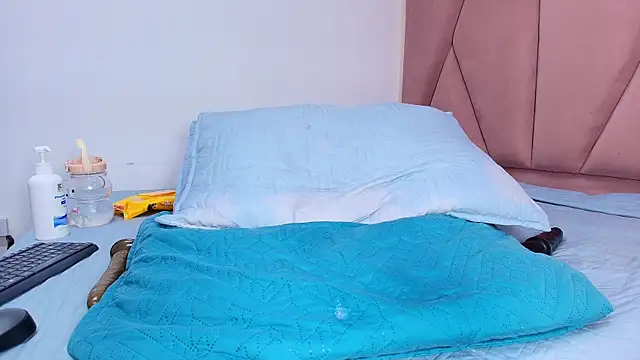 arl chloee online show from March 2025 06:08:01 AM