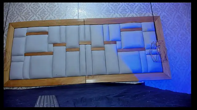 arl chloee online show from November 2025 03:06:01 AM