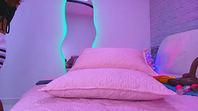 arl chloee online show from November 2025 03:06:01 AM