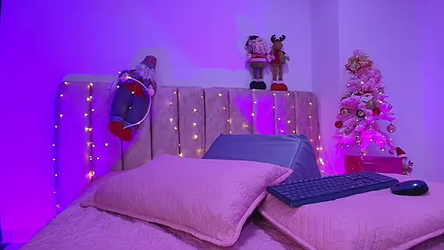 arl chloee online show from December 2025 03:12:01 AM