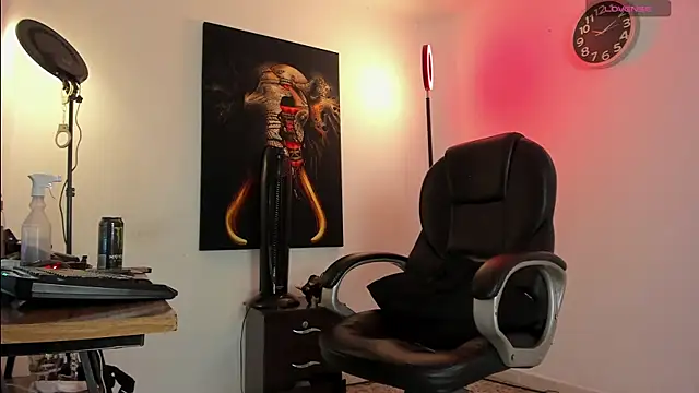 Nicolas Fellener online show from December 2025 04:44:02 AM