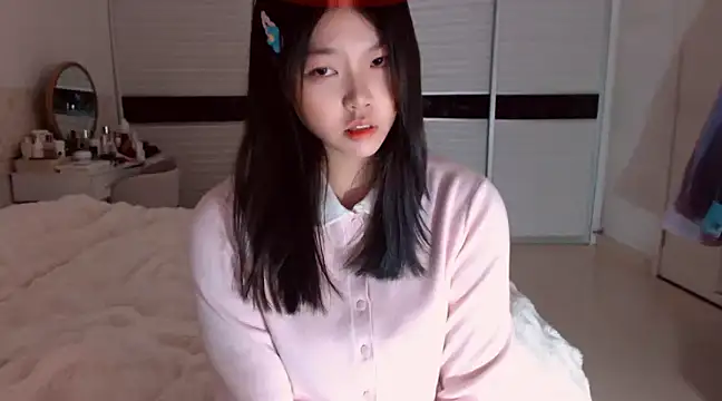 -Lucky Girl online show from February 2025 11:46:02 PM