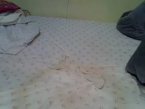 Snapshot of sweet_veee chatting on April 2026 01:20:01 PM sweet veee online show from April 2026 01:20:01 PM