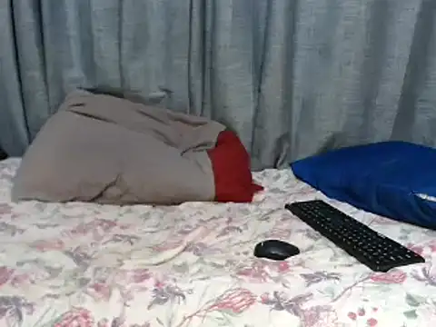 Snapshot of SexyCurvaceousxx chatting on December 2024 01:36:01 AM SexyCurvaceousxx online show from December 2024 01:36:01 AM