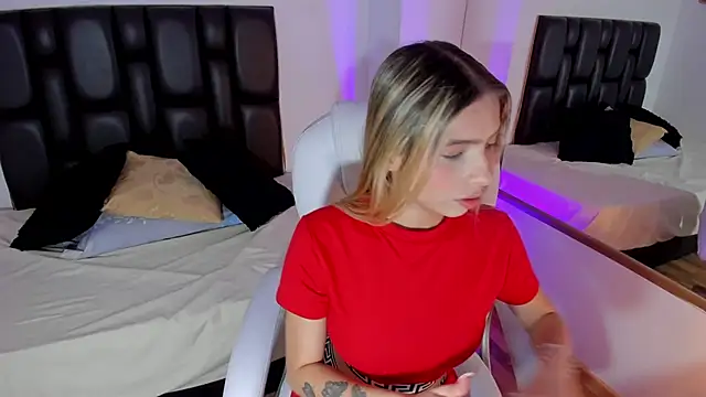 Snapshot of lana-rosse chatting on March 2025 07:17:01 PM lana-rosse online show from March 2025 07:17:01 PM