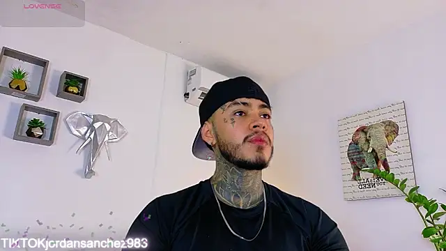 JordanSmiith  online show from February 2026 07:52:01 PM