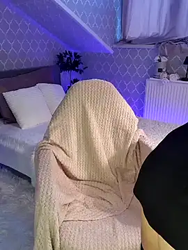 GjuliaX online show from February 2025 05:41:01 AM