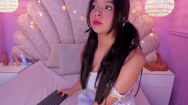 Snapshot of chloe_watson_ chatting on February 2025 10:53:01 PM chloe watson online show from February 2025 10:53:01 PM