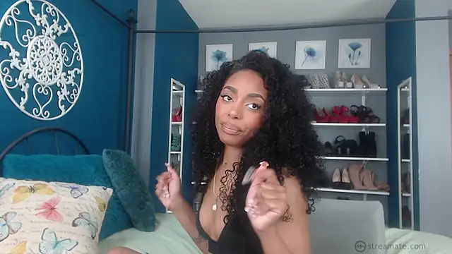 Snapshot of RobynKnight chatting on March 2025 08:15:01 AM RobynKnight online show from March 2025 08:15:01 AM