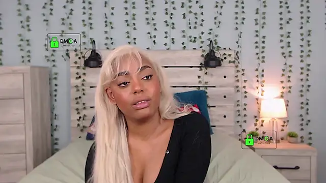 Snapshot of RobynKnight chatting on January 2026 02:17:01 AM RobynKnight online show from January 2026 02:17:01 AM