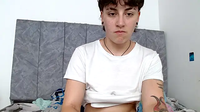 linda 33 online show from October 2025 08:20:01 PM