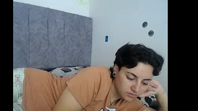 linda 33 online show from November 2025 01:57:02 PM